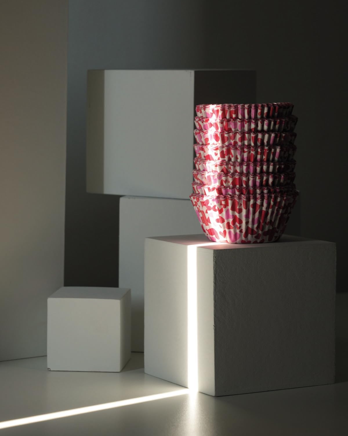 Valentine's Day Cupcake Liner for Baking, 200 Pcs Standard Pink Cupcake Liners, Greaseproof Parchment Paper Muffin Liners, Food Grade Muffin Cups Decorations for Valentine Party