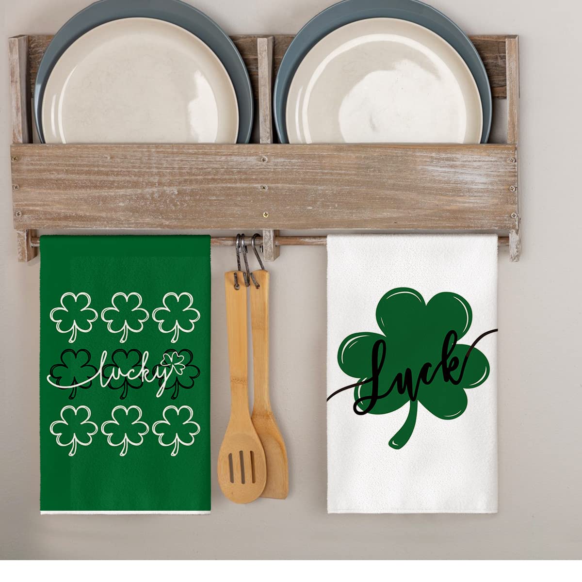 Artoid Mode Green Clover Shamrock Lucky St. Patrick's Day Kitchen Towels Dish Towels, 18x26 Inch Seasonal Decoration Hand Towels Set of 4