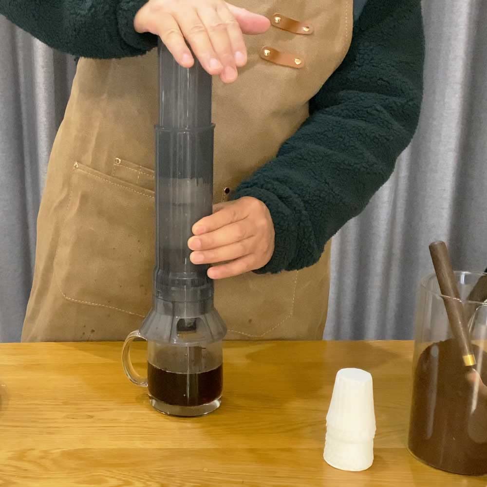 Portable Travel Coffee Maker Press, Camping Coffee Press, Travel K Cup Coffee Maker - Instantly Makes Delicious Coffee, Compatible with K Cups and Ground Coffee, 4~12 OZ One Shot