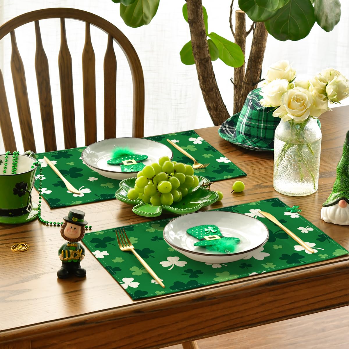 Artoid Mode Green Shamrock St. Patrick's Day Placemats Set of 4, 12x18 Inch Seasonal Spring Table Mats for Party Kitchen Dining Decoration