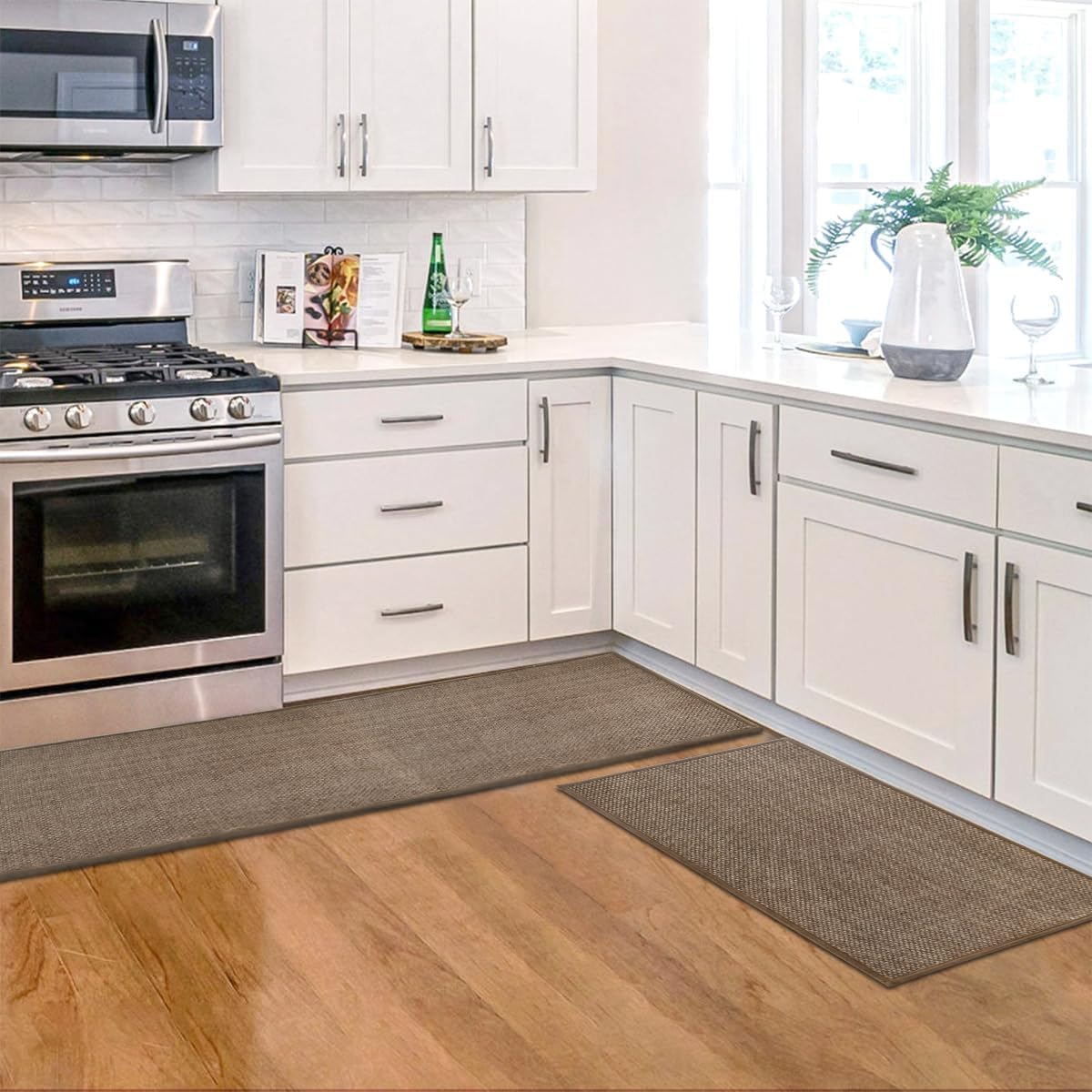 Artoid Mode Washable Non Slip Kitchen Rugs and Mats Set of 2, Rubber Backing Absorbent Kitchen Mats for Floor Front of Sink - 17x29 and 17x47 Inch