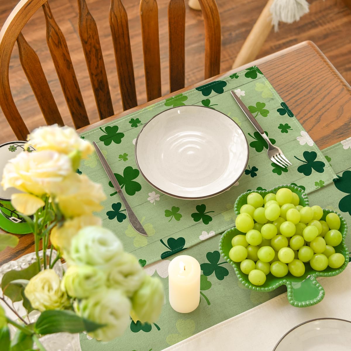 Artoid Mode Green Shamrock St. Patrick's Day Placemats Set of 4, 12x18 Inch Seasonal Spring Table Mats for Party Kitchen Dining Decoration