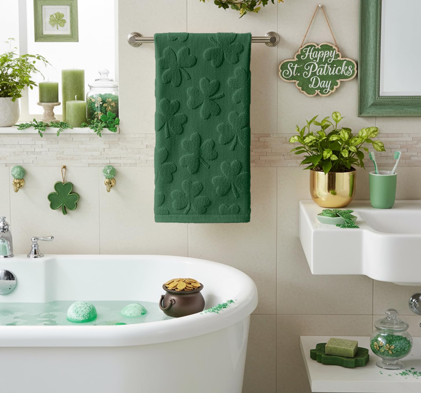 Artoid Mode 2 Pcs Dark Green 3D Shamrock Jacquard Patrick Hand Towels for Bathroom, 100% Cotton Soft Absorbent Bathroom Decor Towels, 13.7 x 29.5 Inch