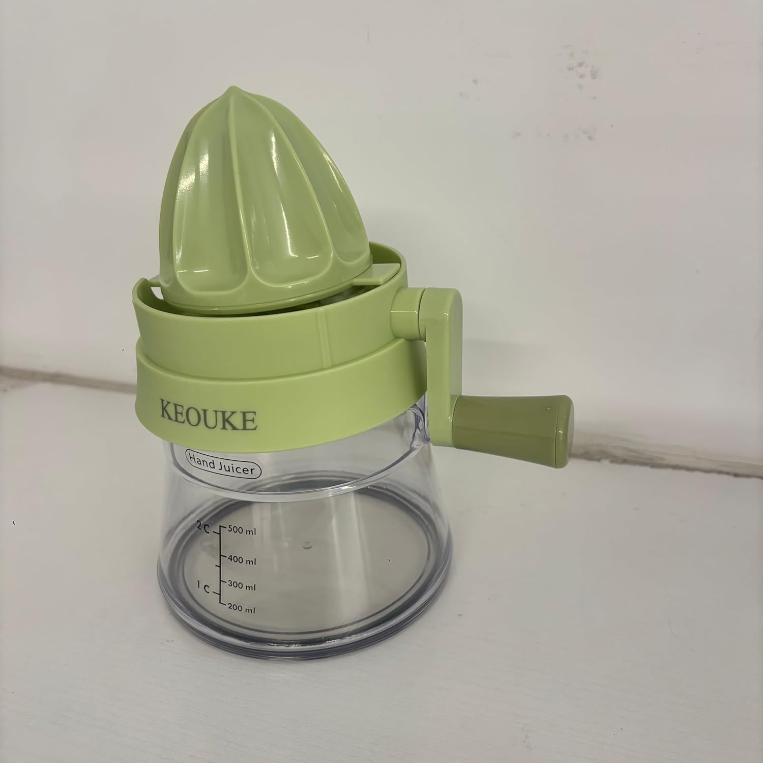 KEOUKE Non-Electric Fruit Squeezers - Manual Non-Electric Fruit Squeezers with Collection Box, Nature Green Design, Perfect for Lemons, Limes, Oranges, and More