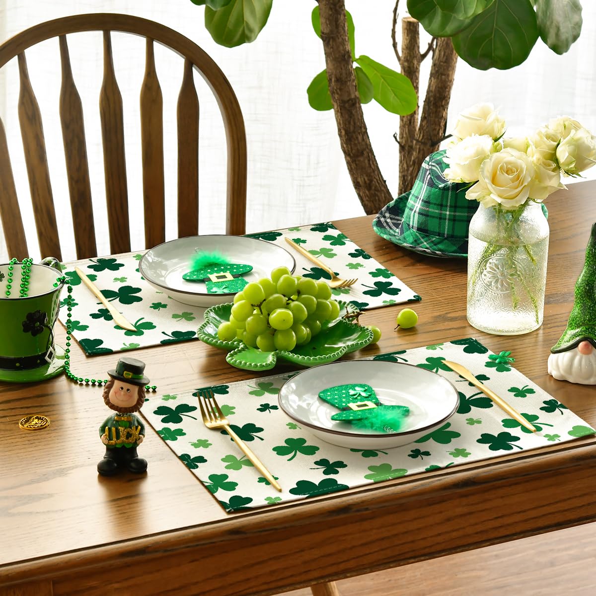 Artoid Mode Green Shamrock St. Patrick's Day Placemats Set of 4, 12x18 Inch Seasonal Spring Table Mats for Party Kitchen Dining Decoration