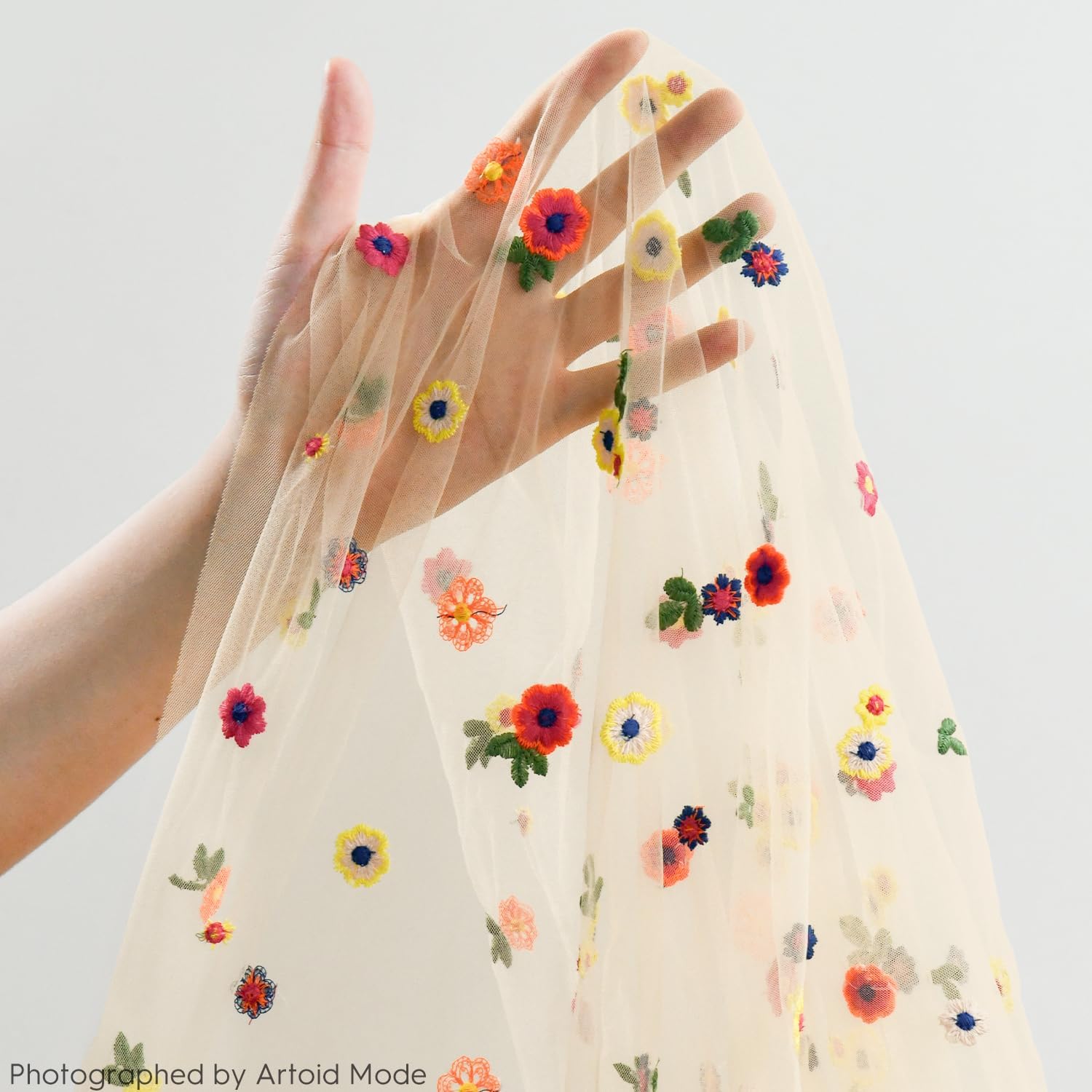 Artoid Mode Champagne Embroidery Daisy Gauze Table Runner 120 Inch 10FT, Seasonal Sheer Kitchen Dining Holiday Wedding Birthday Table Decor for Home Party