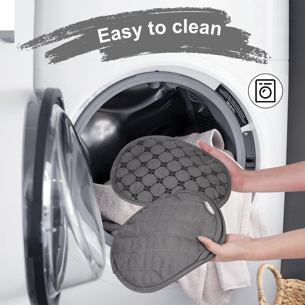 Oven Mitts and Pot Holders with Kitchen Dish Towels