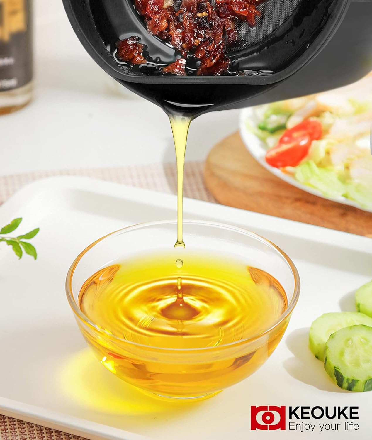 KEOUKE Bacon Grease Container with Strainer - 1.3L / 5.2 Cups Oil Storage Holder Can for Cooking, Frying with Replaceable Cleaning Brush