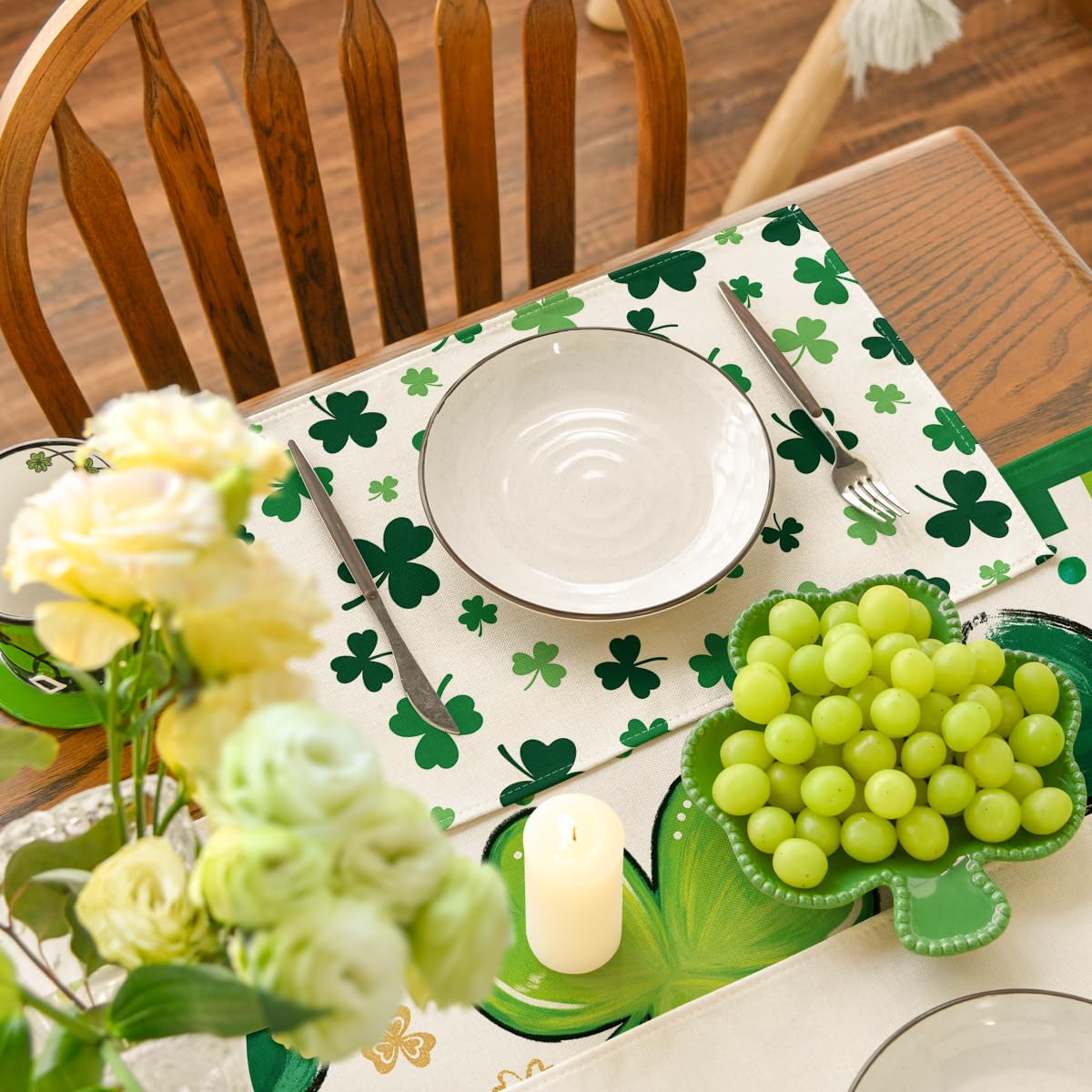 Artoid Mode Green Shamrock St. Patrick's Day Placemats Set of 4, 12x18 Inch Seasonal Spring Table Mats for Party Kitchen Dining Decoration