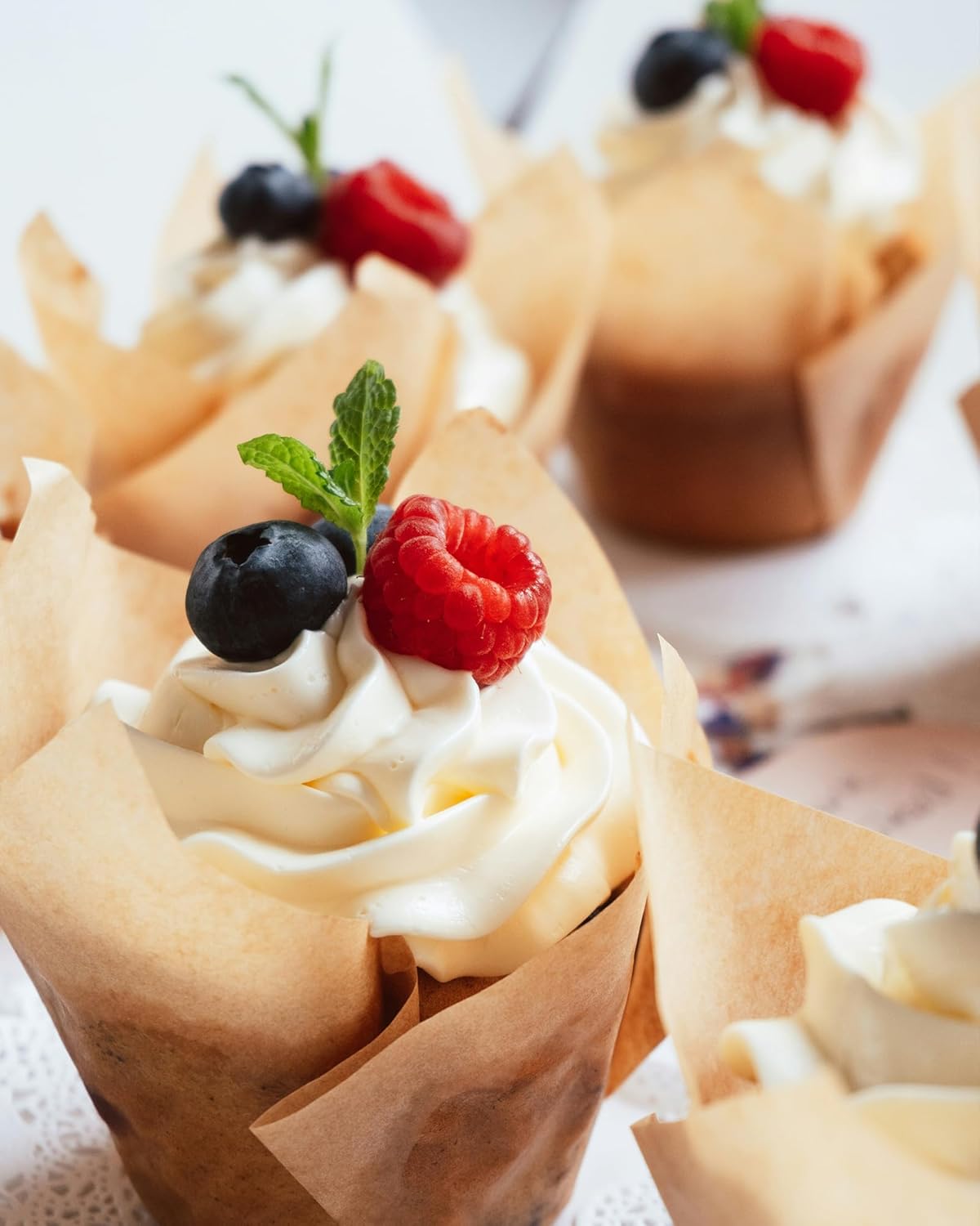 100pcs Natural Jumbo Tulip Cupcake Liners for Baking, Unbleached Cupcake Liner, Greaseproof Parchment Paper Muffin Liners, Tulip Muffin Liners for Party, Christmas, Valentines