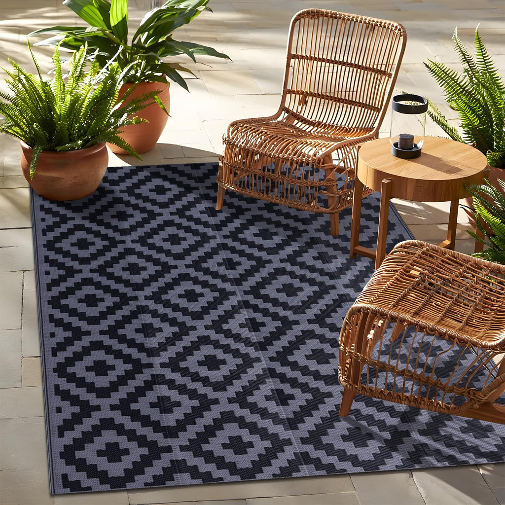 OLANLY Waterproof Outdoor Rug 5x8 ft, Outdoor Plastic Straw Rug for Camping, RV Mat Outside, Indoor Outdoor Carpet for Porch, Deck, Backyard, Balcony, Picnic, Black & White