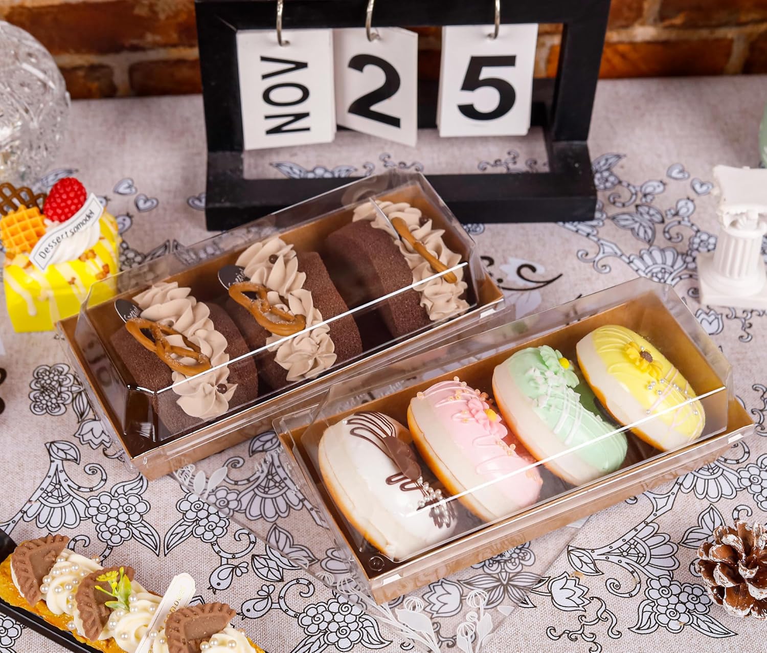 Charcuterie Boxes with Clear Lids Mini Dessert Bakery Boxes Disposable To Go Food Containers for Cookie Cake Slice Sushi Strawberry 7.48x3.35x2.5INCH(50 Pack, Brown)