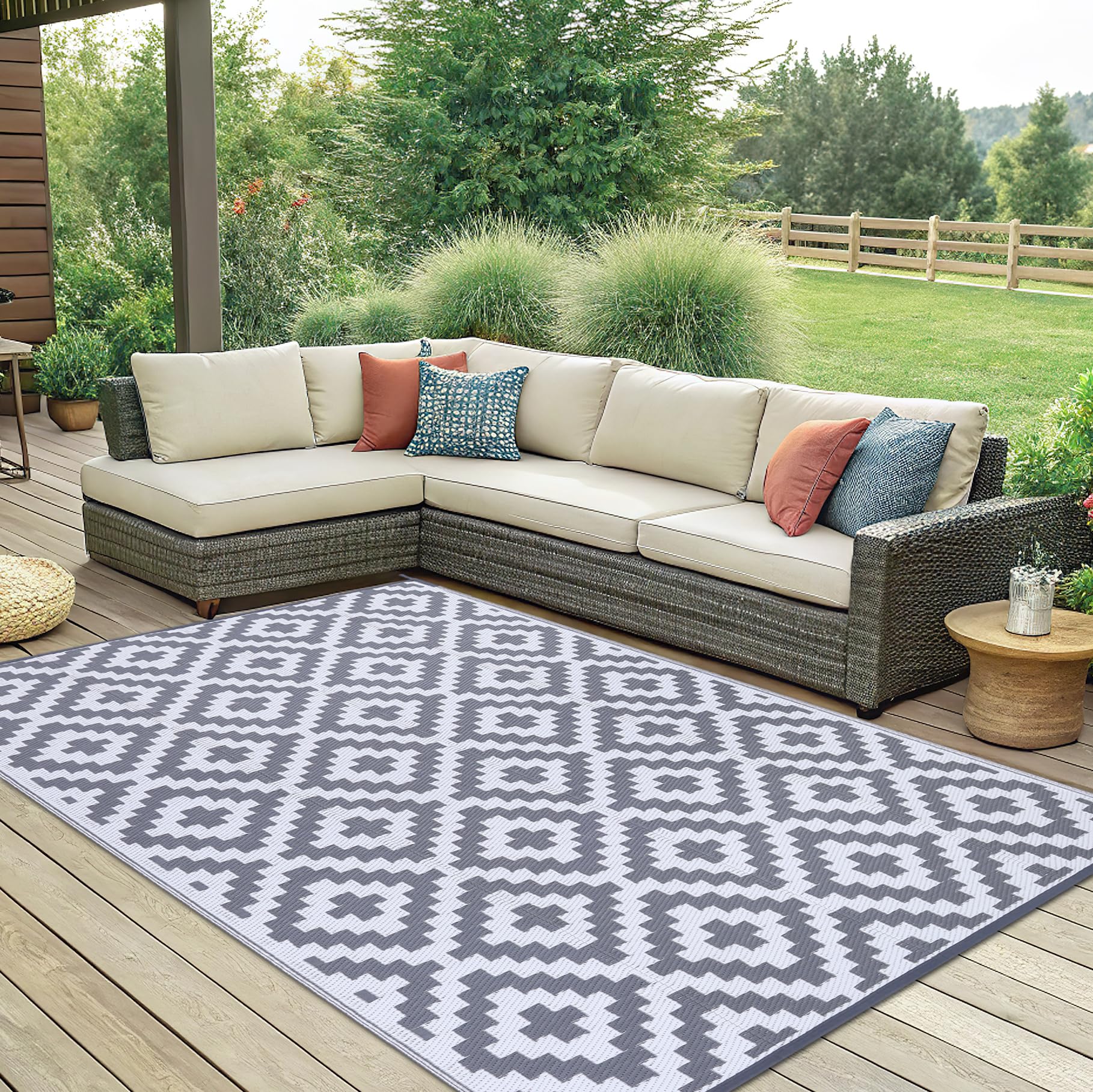 Smiry Waterproof Outdoor Rug 5x8 ft, Reversible Plastic Straw Patio Camping Rugs, Outdoor Indoor RV Mat Carpet for Patio, Outside Entry, Backyard, Deck, Bench, Picnic, Camper, Black & Beige