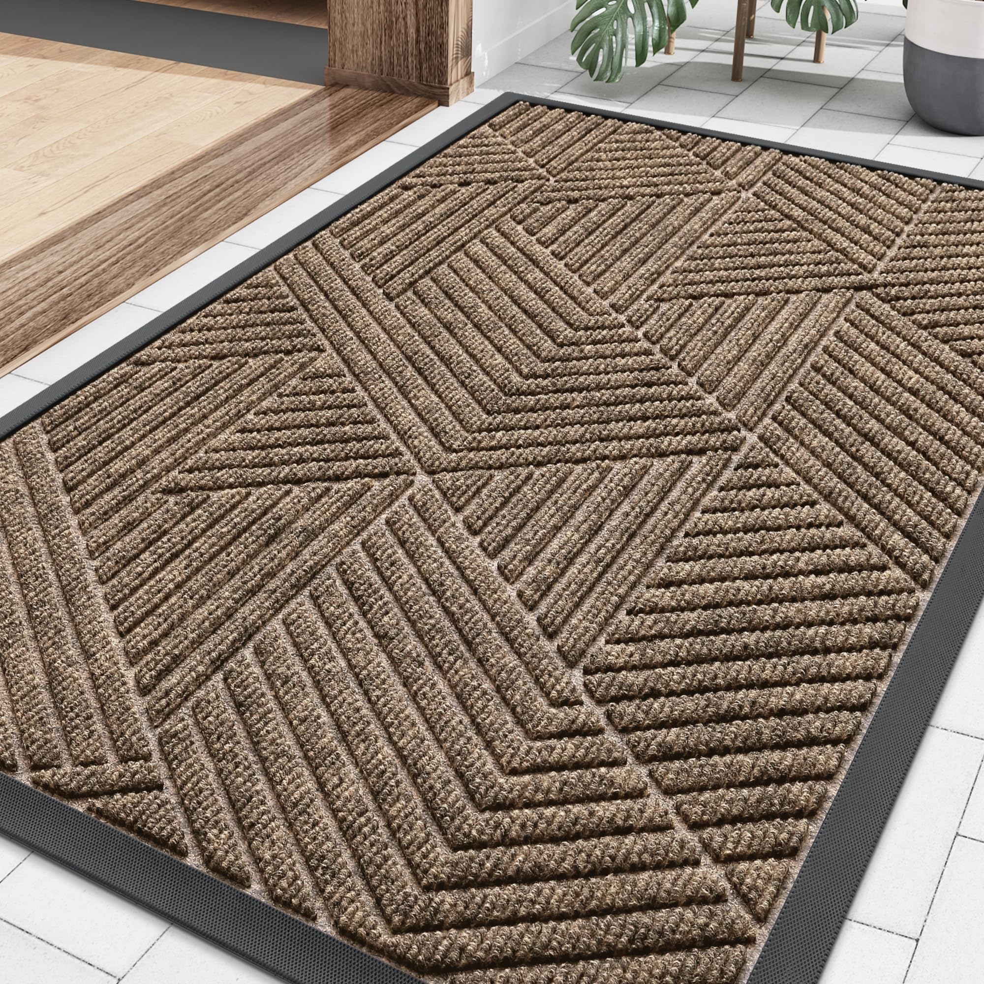 Smiry Front Door Mat Outside Entrance, Heavy Duty Sturdy Natural Rubber Doormat, Trap Dirt and Moisture, Easy Clean Low Profile Mats for Indoor Outdoor Entry, Irregular Triangle (29.5x17, Black)