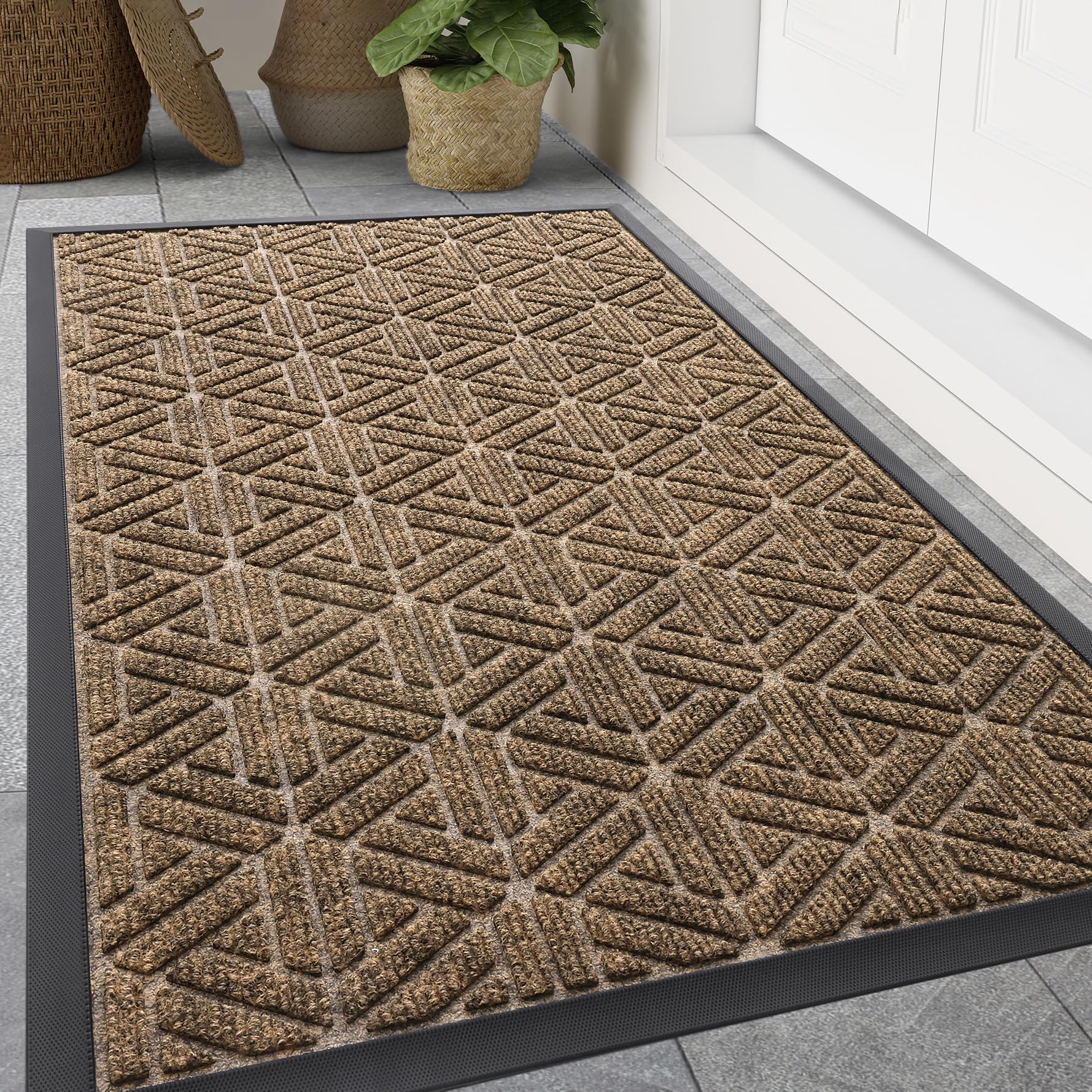 Smiry Front Door Mat Outside Entrance, Heavy Duty Sturdy Natural Rubber Doormat, Trap Dirt and Moisture, Easy Clean Low Profile Mats for Indoor Outdoor Entry, Irregular Triangle (29.5x17, Black)