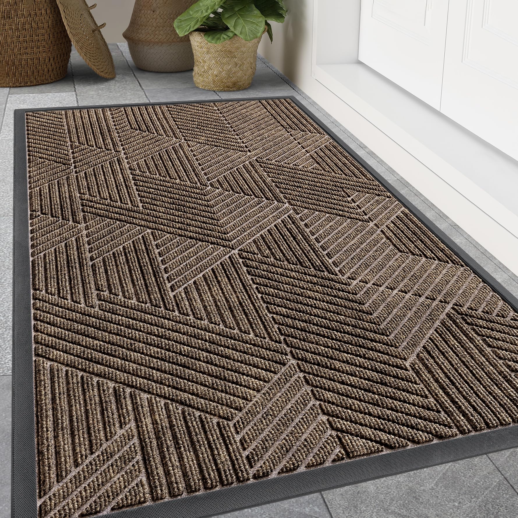 Smiry Front Door Mat Outside Entrance, Heavy Duty Sturdy Natural Rubber Doormat, Trap Dirt and Moisture, Easy Clean Low Profile Mats for Indoor Outdoor Entry, Irregular Triangle (29.5x17, Black)