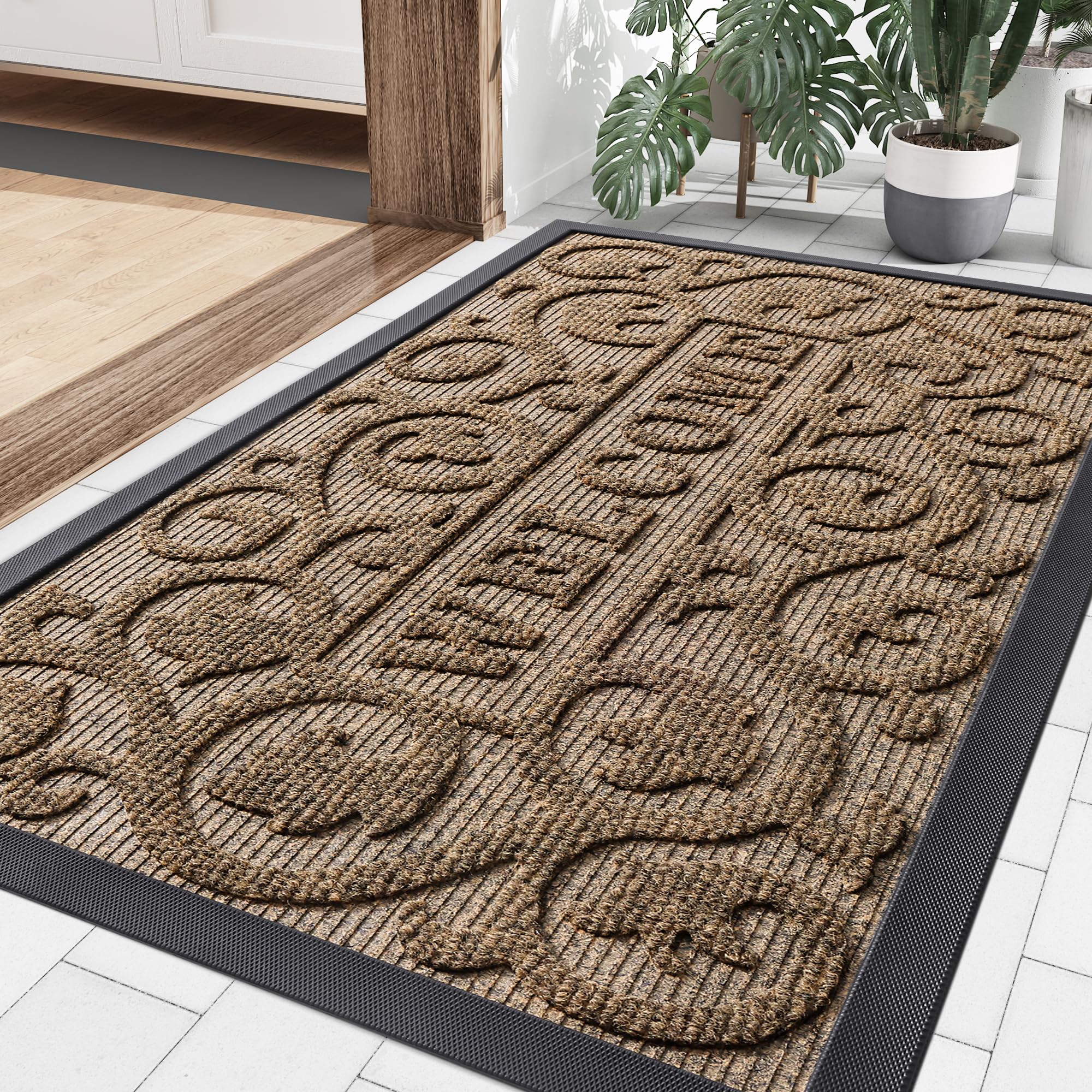 Smiry Front Door Mat Outside Entrance, Heavy Duty Sturdy Natural Rubber Doormat, Trap Dirt and Moisture, Easy Clean Low Profile Mats for Indoor Outdoor Entry, Irregular Triangle (29.5x17, Black)