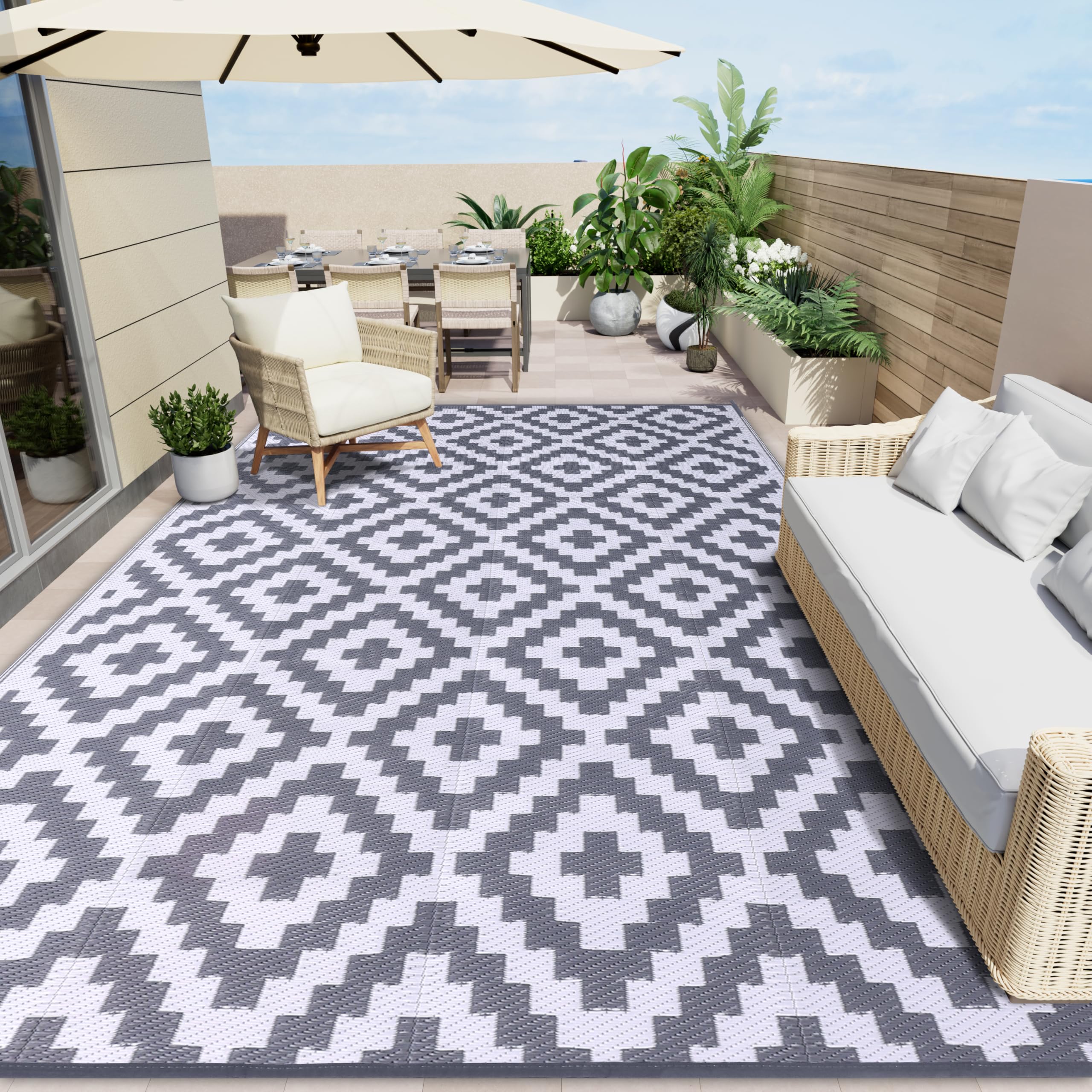 OLANLY Waterproof Outdoor Rug 5x8 ft, Outdoor Plastic Straw Rug for Camping, RV Mat Outside, Indoor Outdoor Carpet for Porch, Deck, Backyard, Balcony, Picnic, Black & White