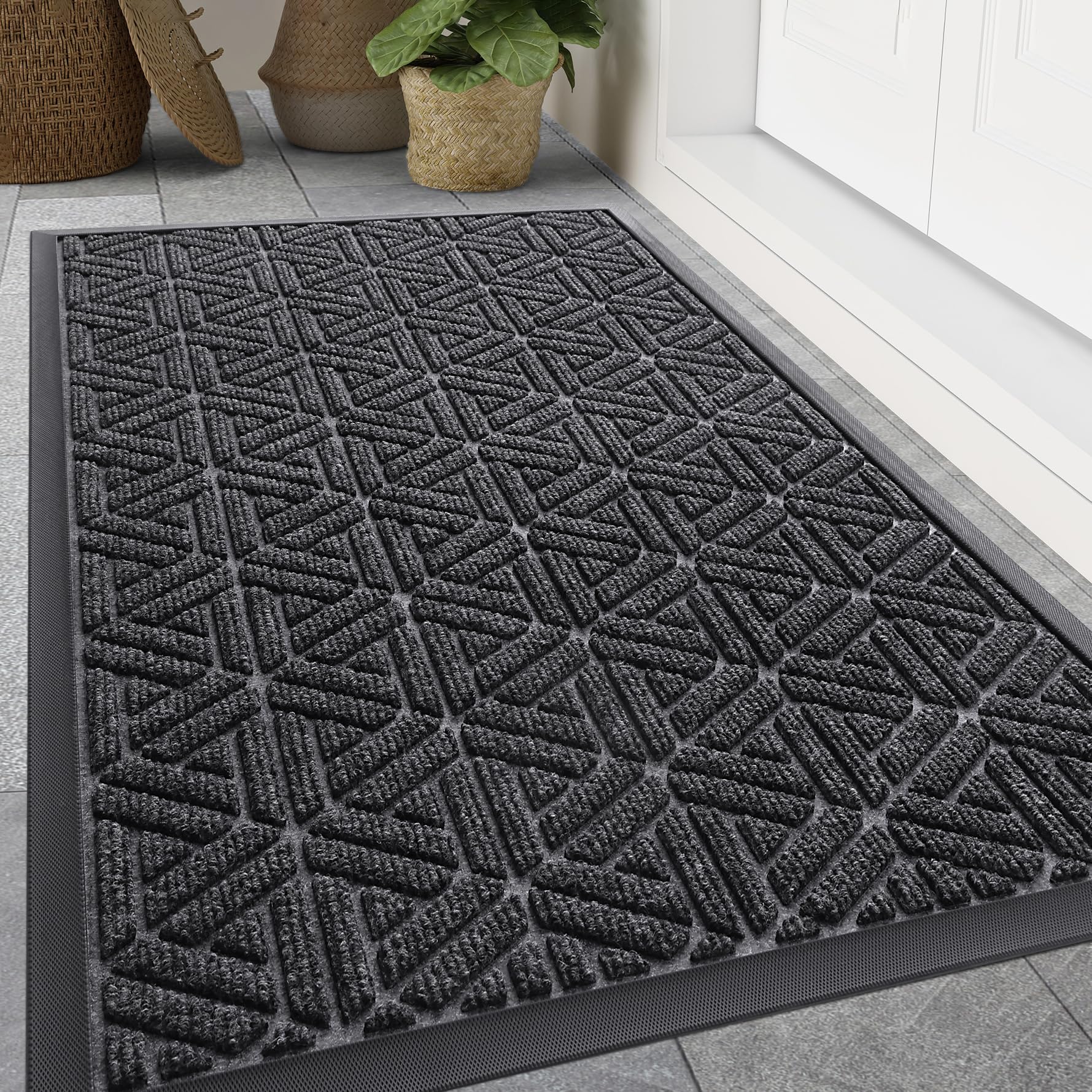 Smiry Front Door Mat Outside Entrance, Heavy Duty Sturdy Natural Rubber Doormat, Trap Dirt and Moisture, Easy Clean Low Profile Mats for Indoor Outdoor Entry, Irregular Triangle (29.5x17, Black)