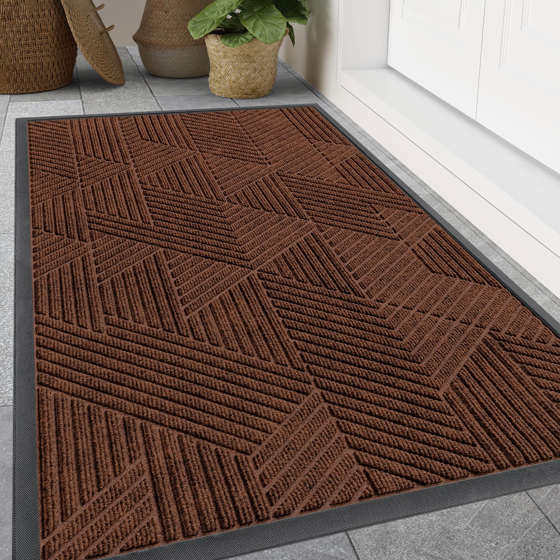 Smiry Front Door Mat Outside Entrance, Heavy Duty Sturdy Natural Rubber Doormat, Trap Dirt and Moisture, Easy Clean Low Profile Mats for Indoor Outdoor Entry, Irregular Triangle (29.5x17, Black)