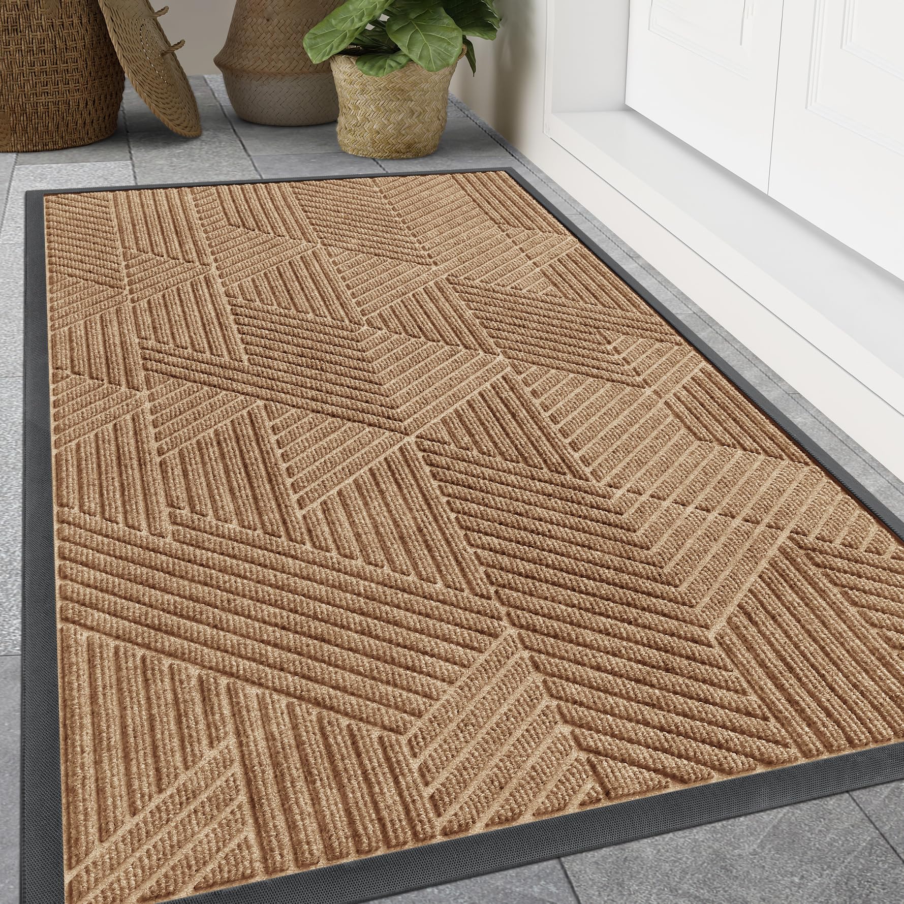 Smiry Front Door Mat Outside Entrance, Heavy Duty Sturdy Natural Rubber Doormat, Trap Dirt and Moisture, Easy Clean Low Profile Mats for Indoor Outdoor Entry, Irregular Triangle (29.5x17, Black)