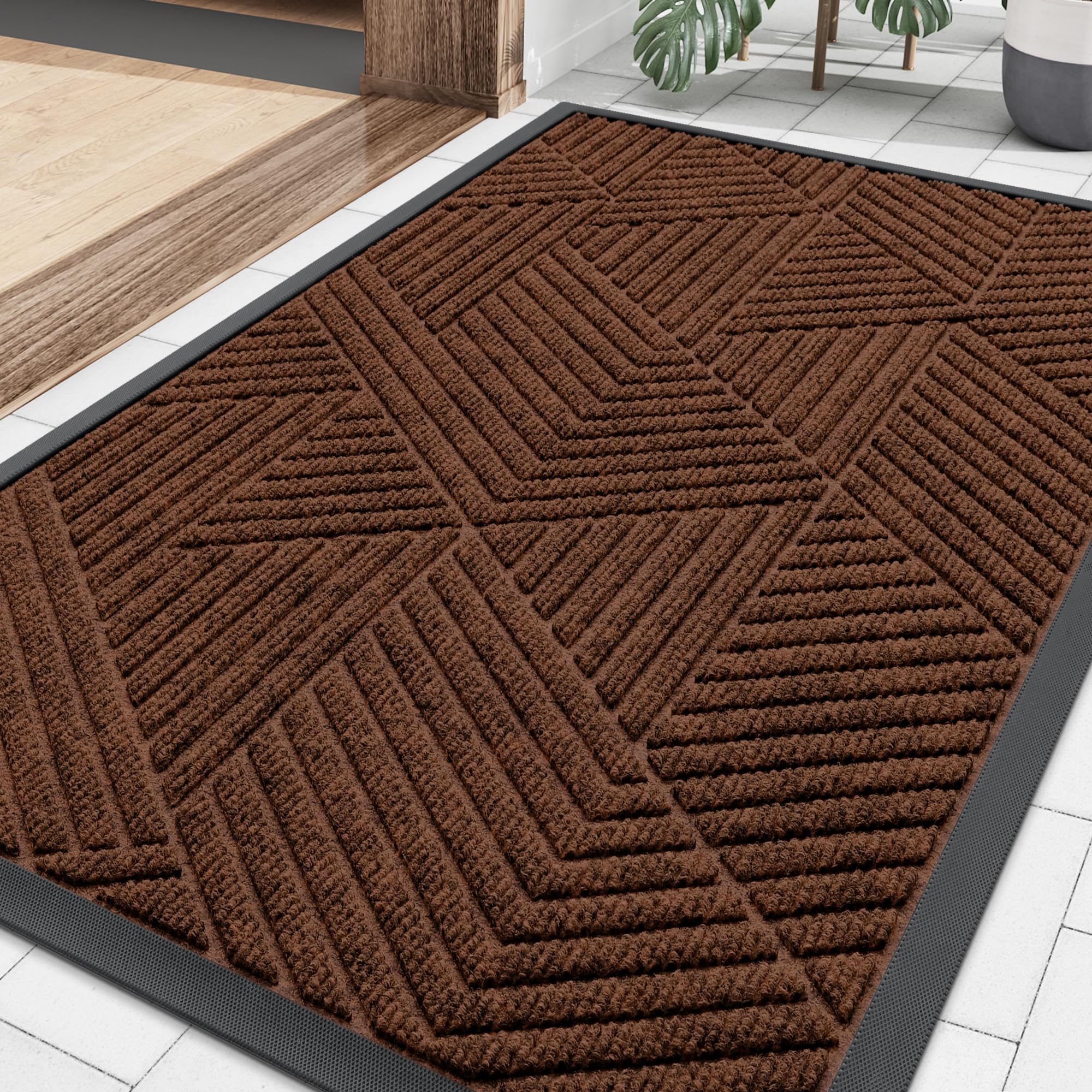 Smiry Front Door Mat Outside Entrance, Heavy Duty Sturdy Natural Rubber Doormat, Trap Dirt and Moisture, Easy Clean Low Profile Mats for Indoor Outdoor Entry, Irregular Triangle (29.5x17, Black)
