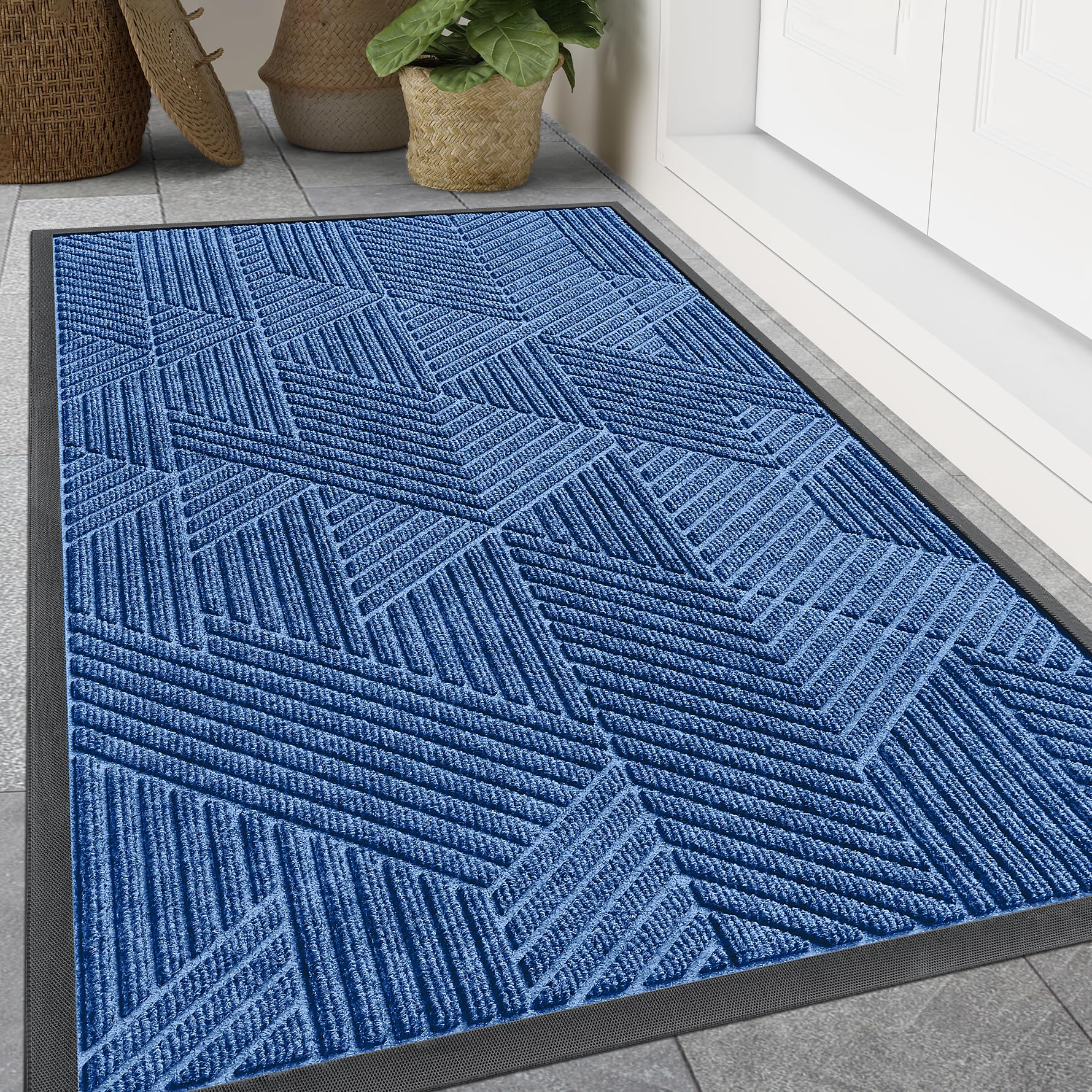 Smiry Front Door Mat Outside Entrance, Heavy Duty Sturdy Natural Rubber Doormat, Trap Dirt and Moisture, Easy Clean Low Profile Mats for Indoor Outdoor Entry, Irregular Triangle (29.5x17, Black)
